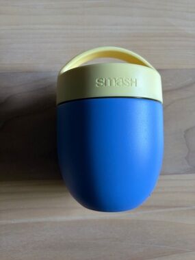 LIKE NEW insulated thermos hot and cold